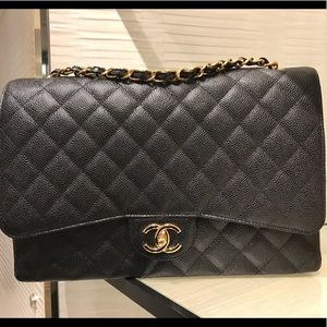 Chanel classic maxi Caviar Black/Gold double flap